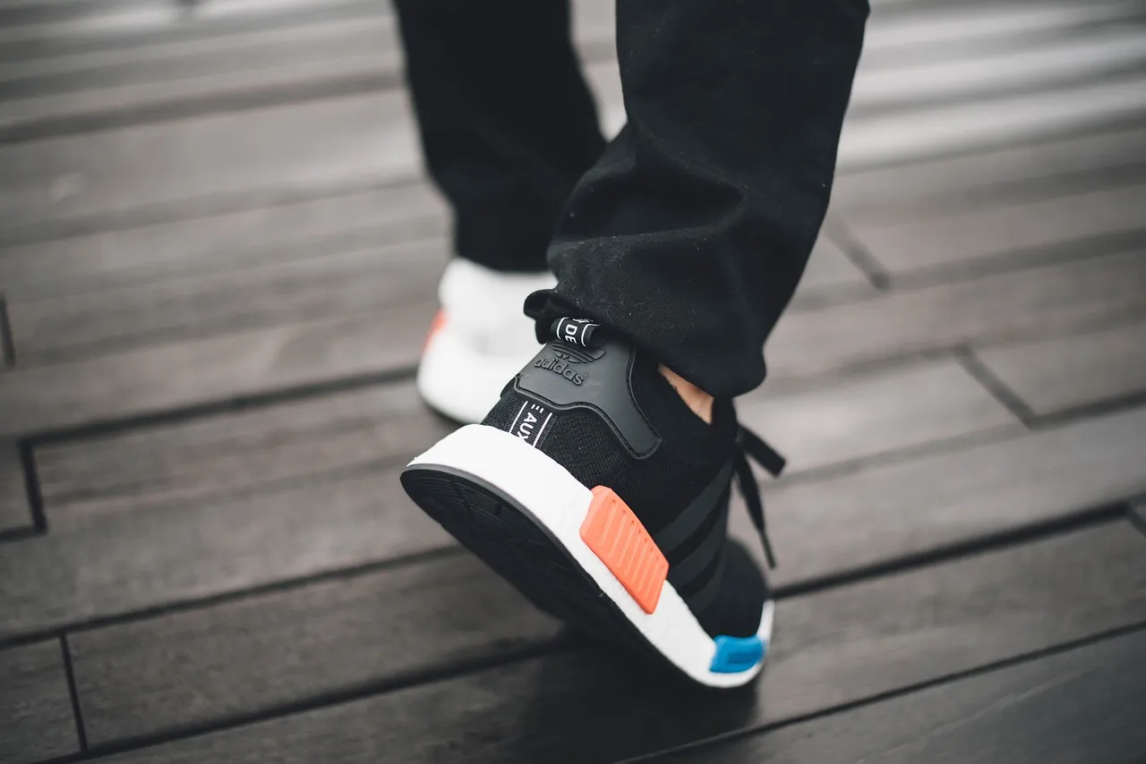 Chaussures De Football Adidas YZY FG Gris Noir Vente